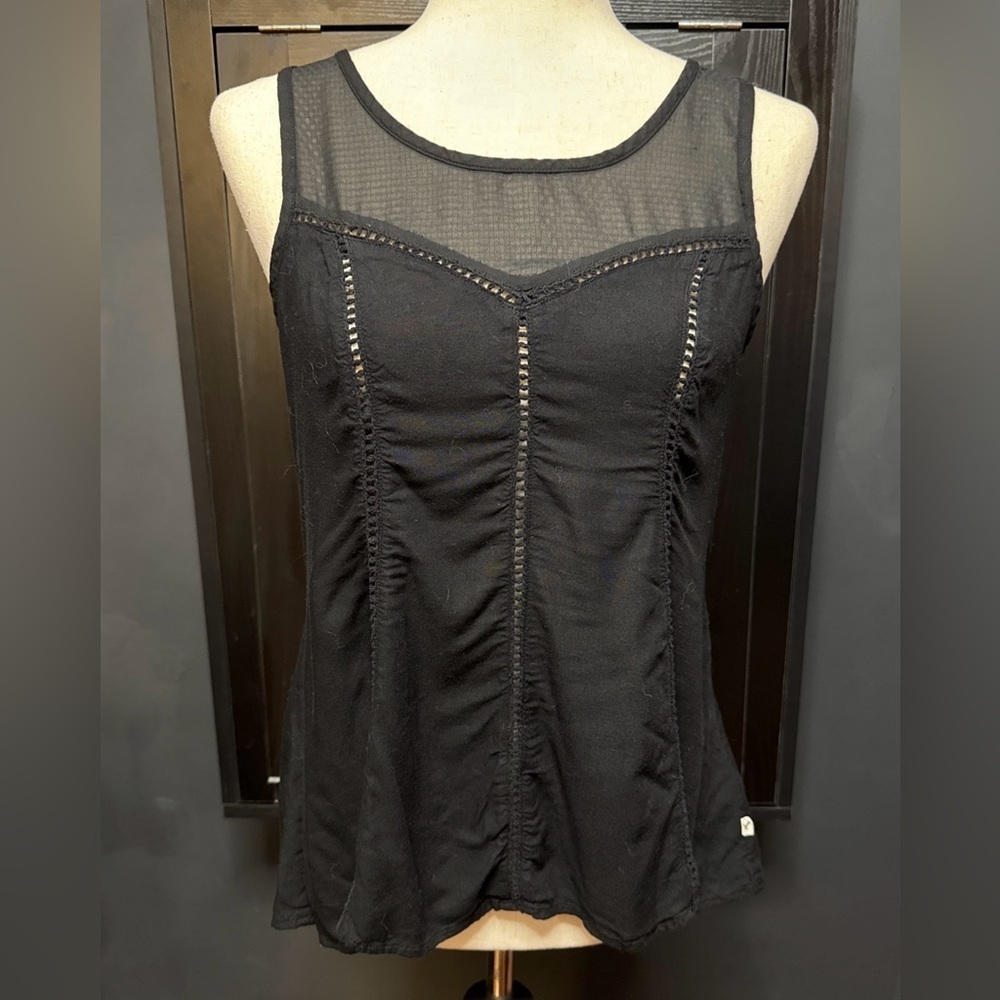 American Eagle Vintage black lighted fitted top.